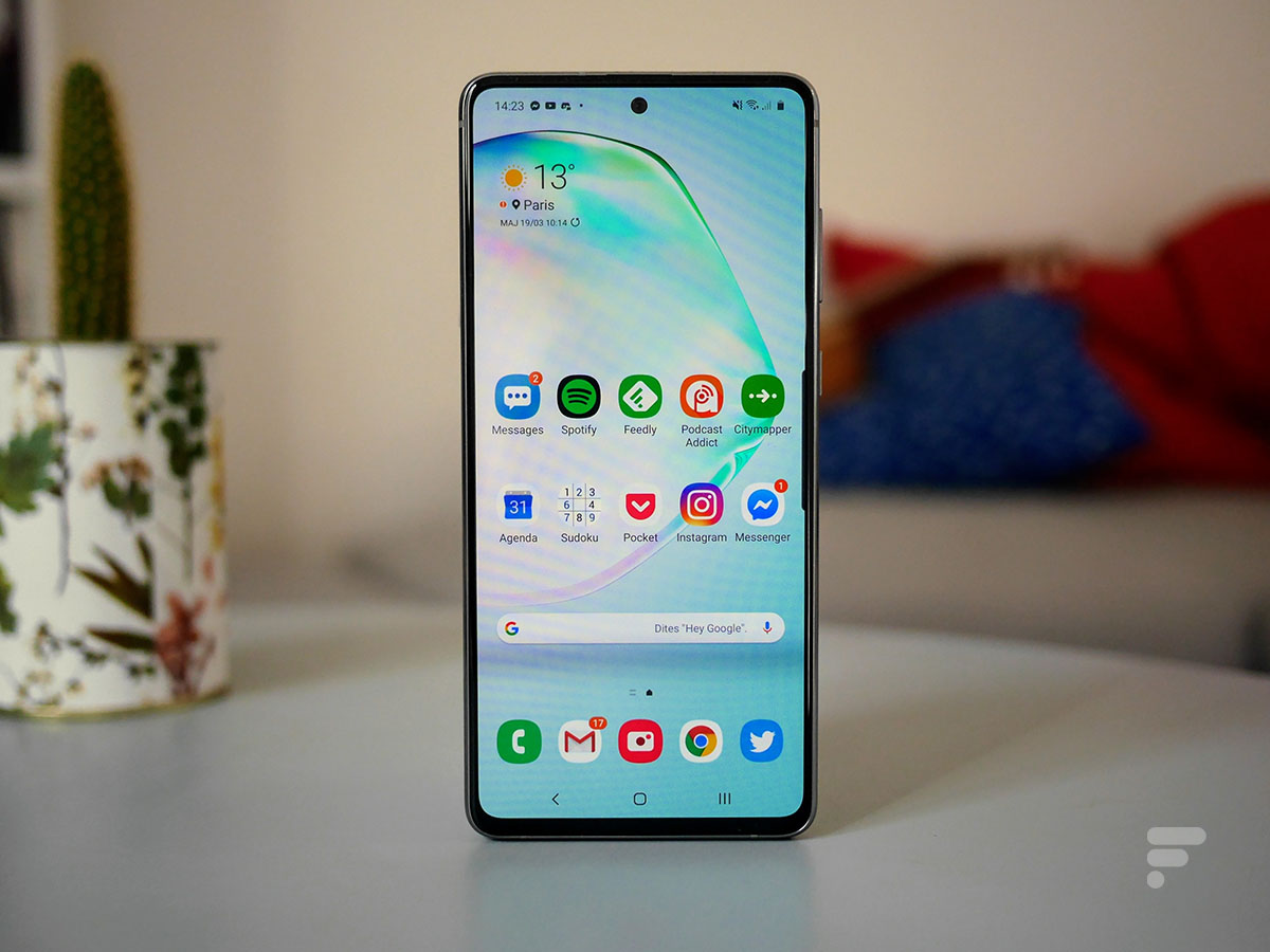 The front of the Samsung Galaxy Note 10 Lite