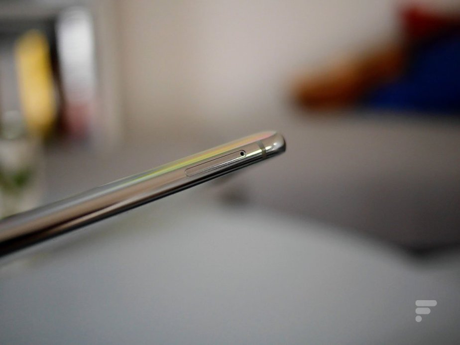The left edge of the Samsung Galaxy Note 10 Lite