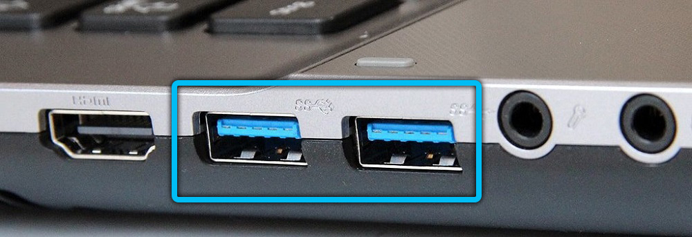 USB ports on laptop case