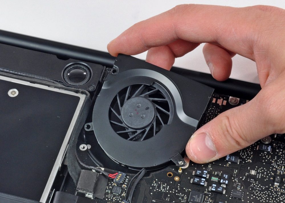 Replacing a cooler in a laptop